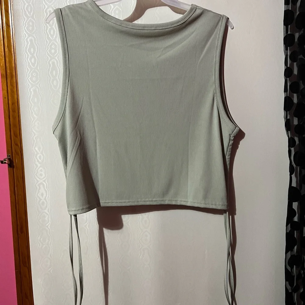 Shein Tank - Picture 2 of 3